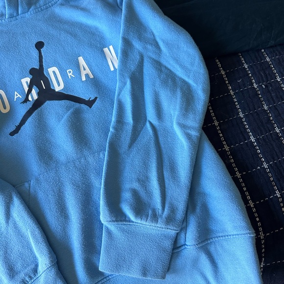 Nike Jordan Air hoodie. Light blue. Size large - Picture 6 of 9